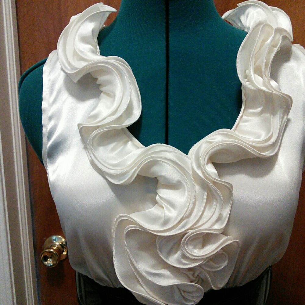 Spring Sale 🌸 Ruffle-collared dress - Picture 2 of 5